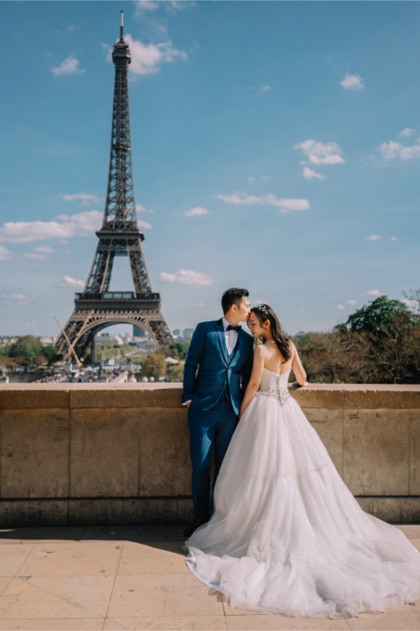 Paris Eiffel Tower and the Louvre Prewedding Photoshoot in France by Vin on OneThreeOneFour 2
