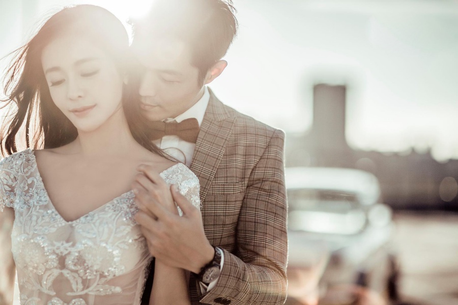Taiwan Classy Pre-Wedding Photoshoot With Cafe Theme And Night Shoot  by Doukou  on OneThreeOneFour 0