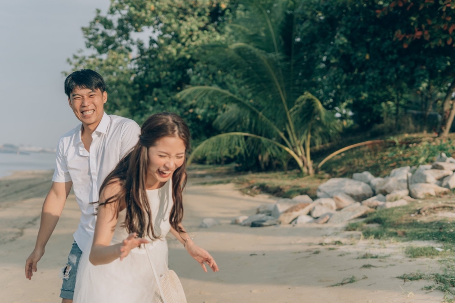 Singapore Casual Pre-Wedding Photoshoot At Neighbourhood Playground And Beach by Sheereen on OneThreeOneFour 22