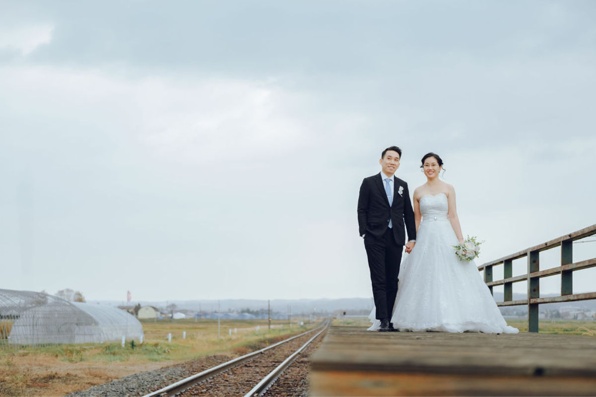 北海道秋季婚前拍攝，包括青池、過山車之路和鳥沼公園 by Kuma on OneThreeOneFour 10