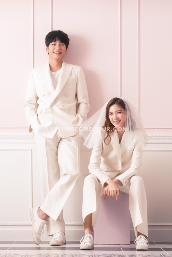 Gravity Studio Simple and Elegant Pre-Wedding Concept = Korean Studio Pre-Wedding by Gravity Studio on OneThreeOneFour 31