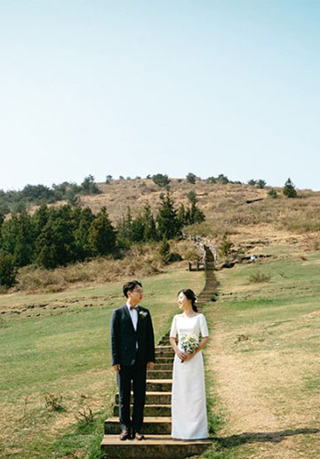 Korea Jeju Island Pre-Wedding Photoshoot During Spring