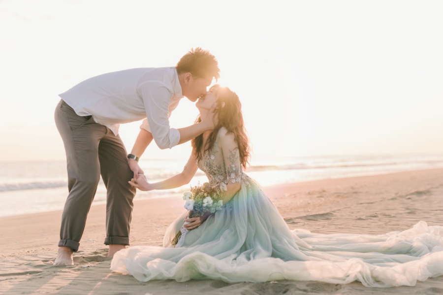 Taiwan Outdoor Pre-Wedding Photoshoot At The Forest And Beach  by Star  on OneThreeOneFour 13