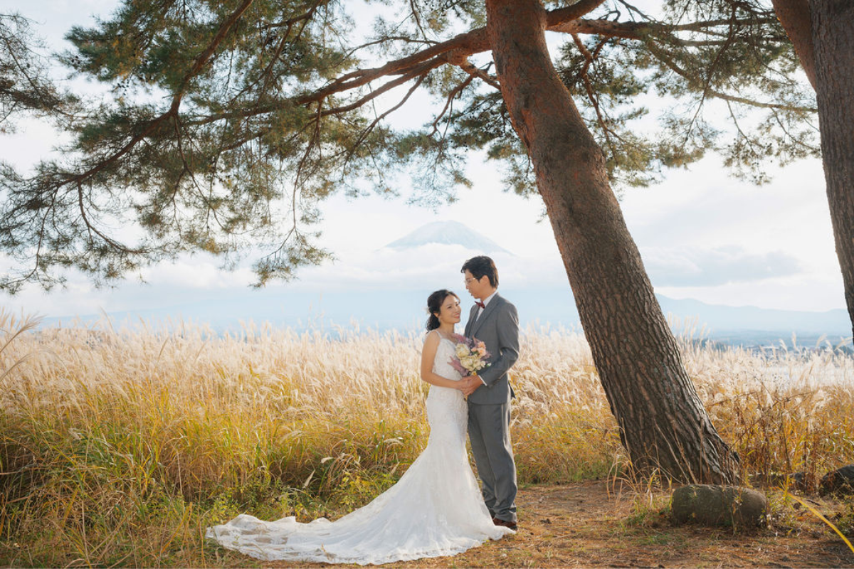 Singaporean Couple's Kimono & Prewedding Photoshoot In Tokyo - Chureito Pagoda, Shiba Park And Lake Kawaguchiko by Cui Cui on OneThreeOneFour 13