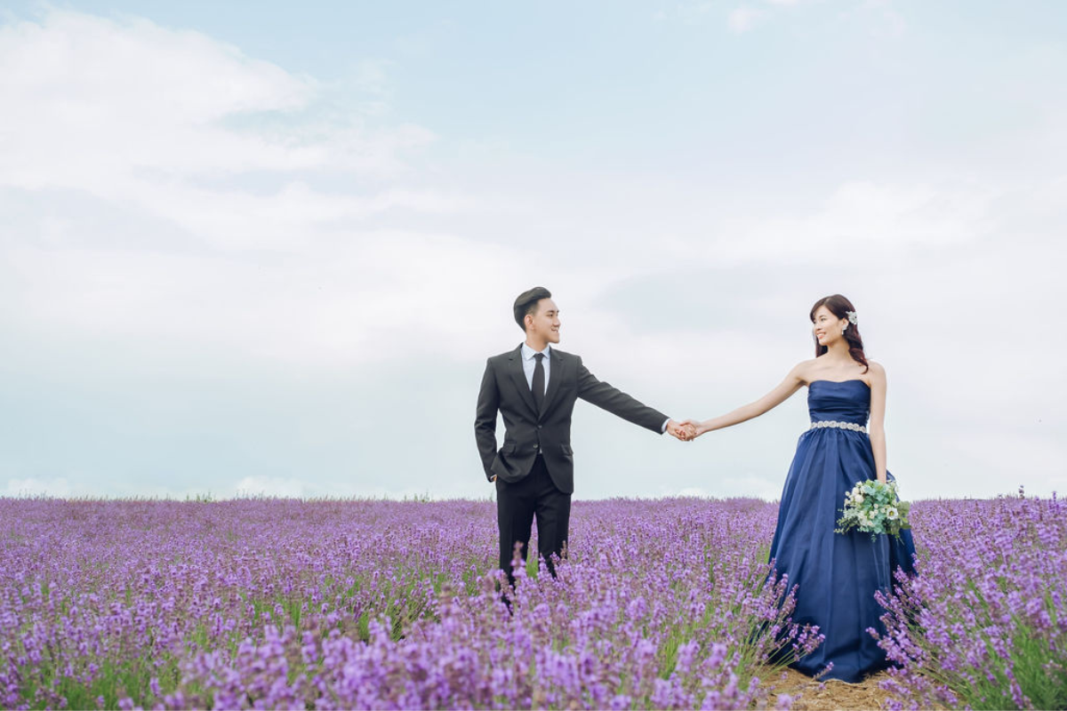 Hokkaido Prewedding Photoshoot In Summer At Blue Pond, Hinode Park Lavender And Shikisai No Oka Flower Fields by Kuma on OneThreeOneFour 18