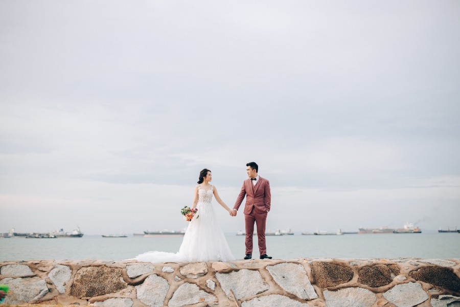 E&K: Quirky pre-wedding in Chinatown, Gardens by the Bay and beach by Cheng on OneThreeOneFour 25