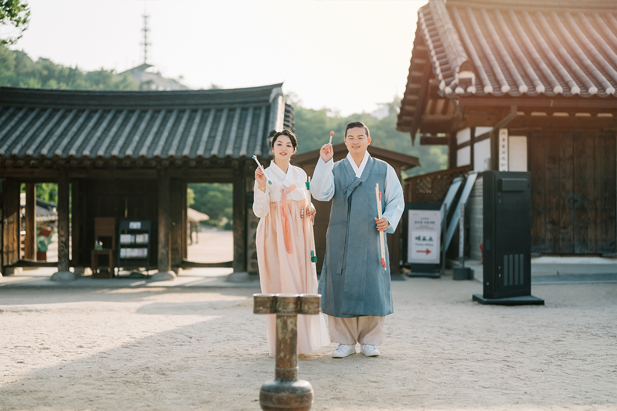 US Couple Traditional Hanbok Photoshoot in Korea by Jungyeol on OneThreeOneFour 10