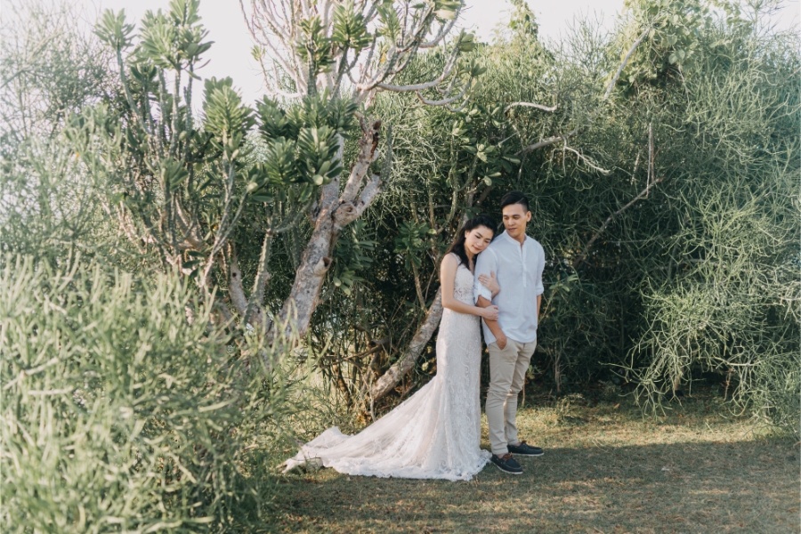 A&W: Bali Full-day Pre-wedding Photoshoot at Cepung Waterfall and Balangan Beach by Agus on OneThreeOneFour 34