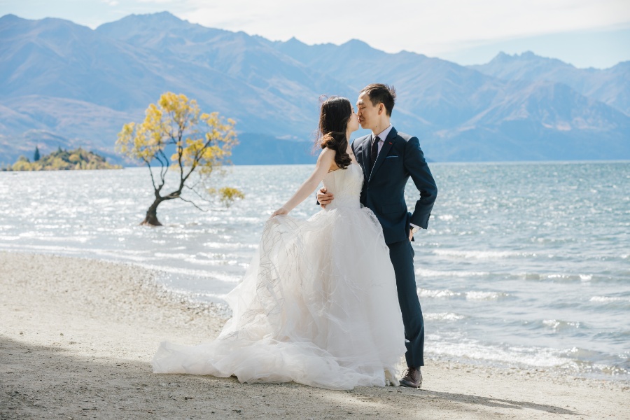 N&J: New Zealand Pre-wedding Photoshoot at Coromandel Peak and Lake Wanaka by Fei on OneThreeOneFour 12