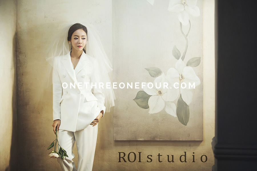 Korean Wedding Studio Photography: Modern Chic Set & Hanbok by Roi Studio on OneThreeOneFour 22