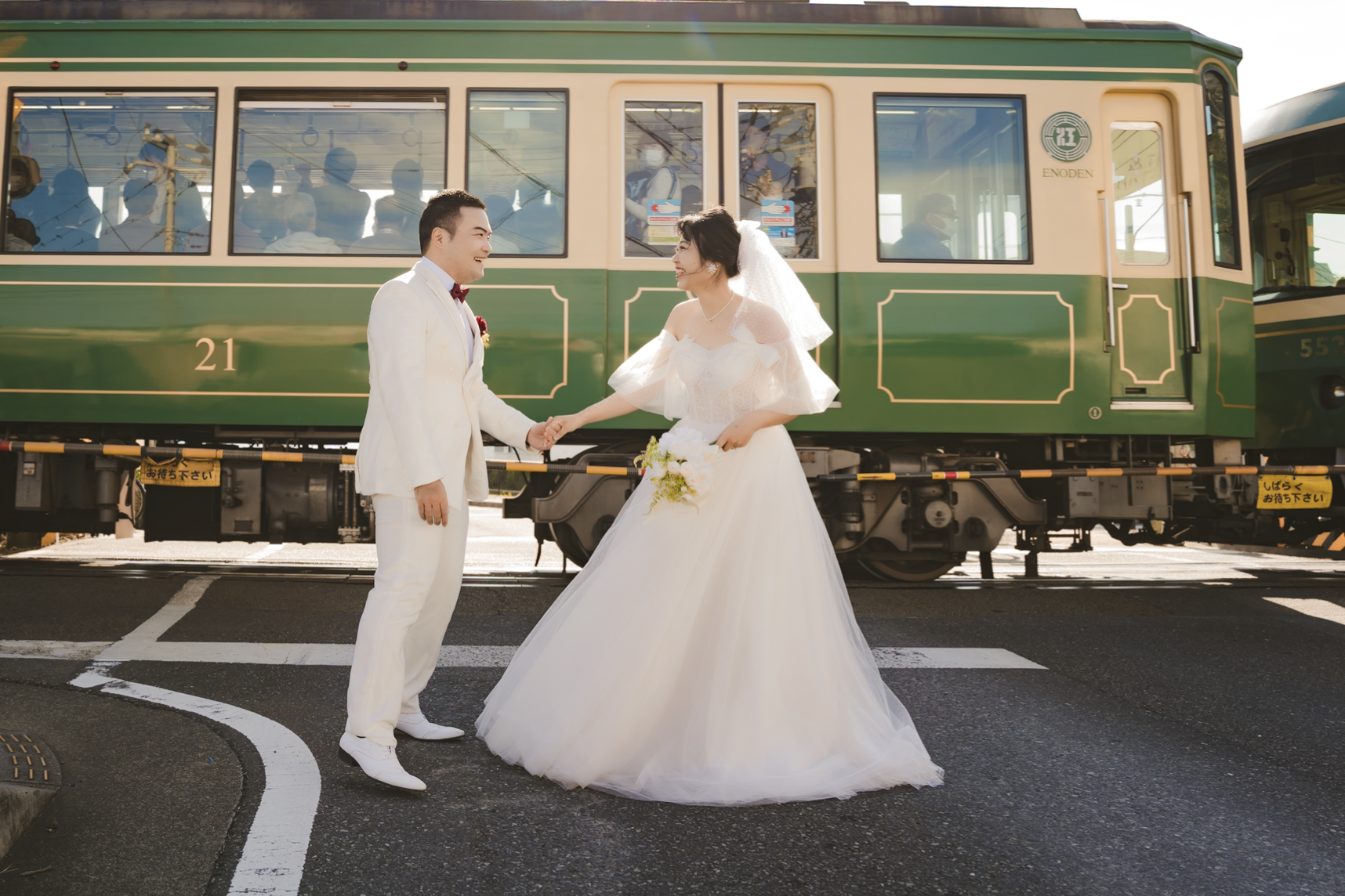 Japan Tokyo Beach Romantic Pre-Weddng Photoshoot by Yu on OneThreeOneFour 9