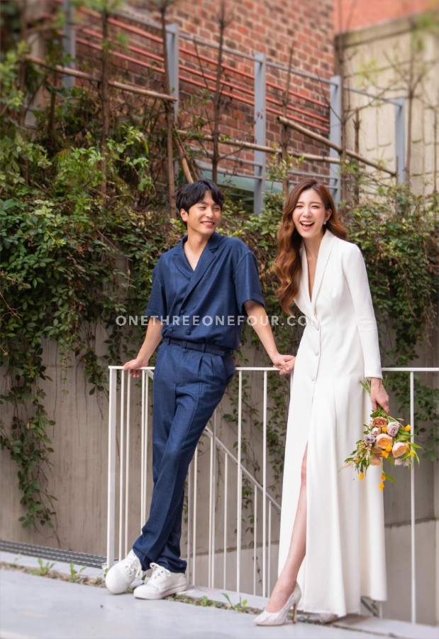 Gravity Studio Simple and Elegant Pre-Wedding Concept = Korean Studio Pre-Wedding by Gravity Studio on OneThreeOneFour 26