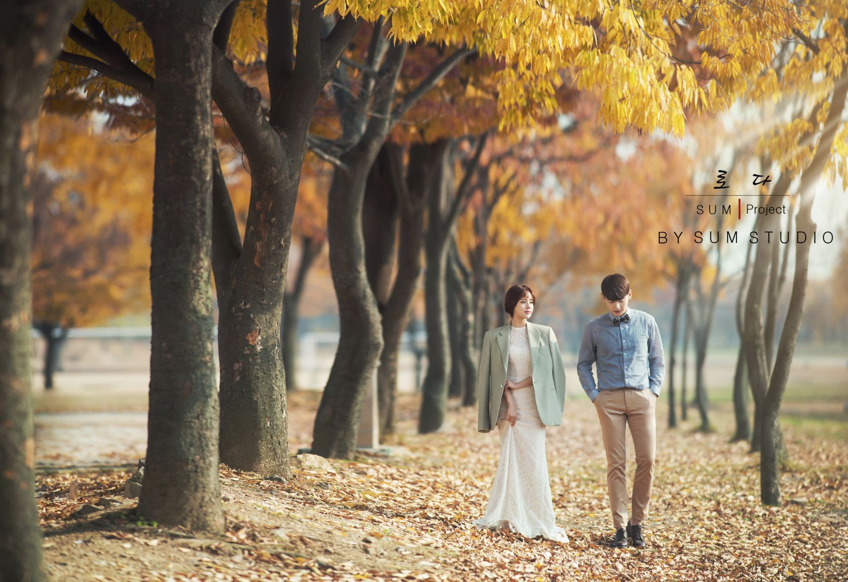 Korea Wedding Outdoor Photography in Autumn with Mapletrees (NEW) by SUM Studio on OneThreeOneFour 21