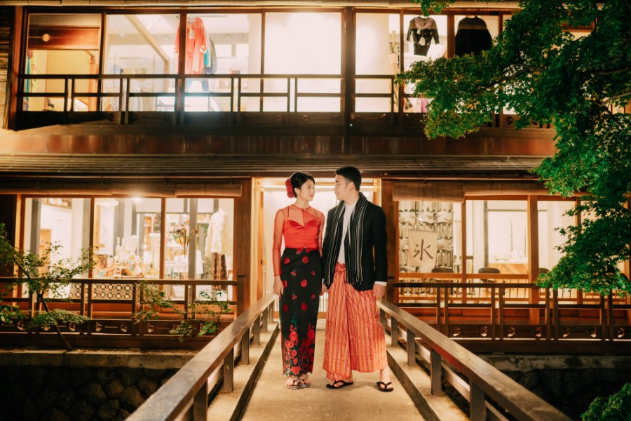 Japan Kyoto Pre-Wedding Photoshoot At Nara Deer Park, Fushimi Inari Shrine, Osaka Castle, Shinsekai and Shinsaibashi by Kinosaki  on OneThreeOneFour 22