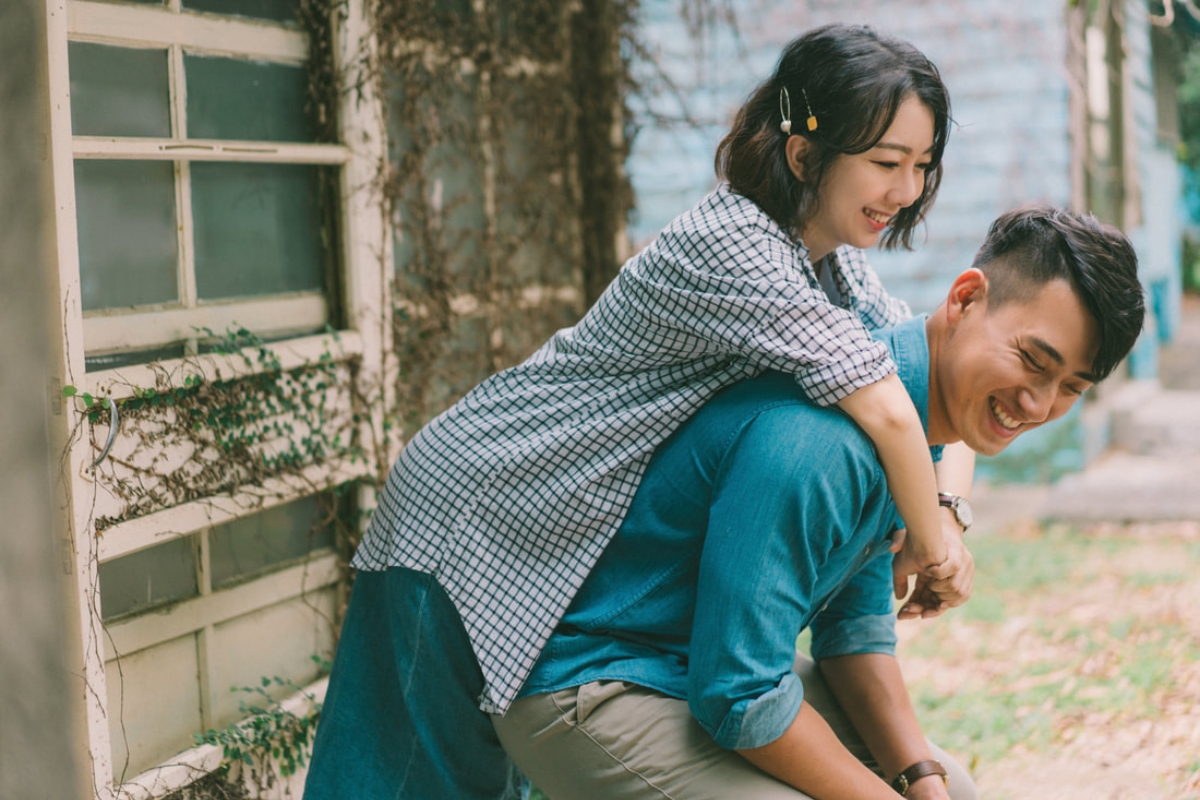 Taiwan Pre-Wedding Photoshoot Abandoned Estate Blue House Gardens by  on OneThreeOneFour 21