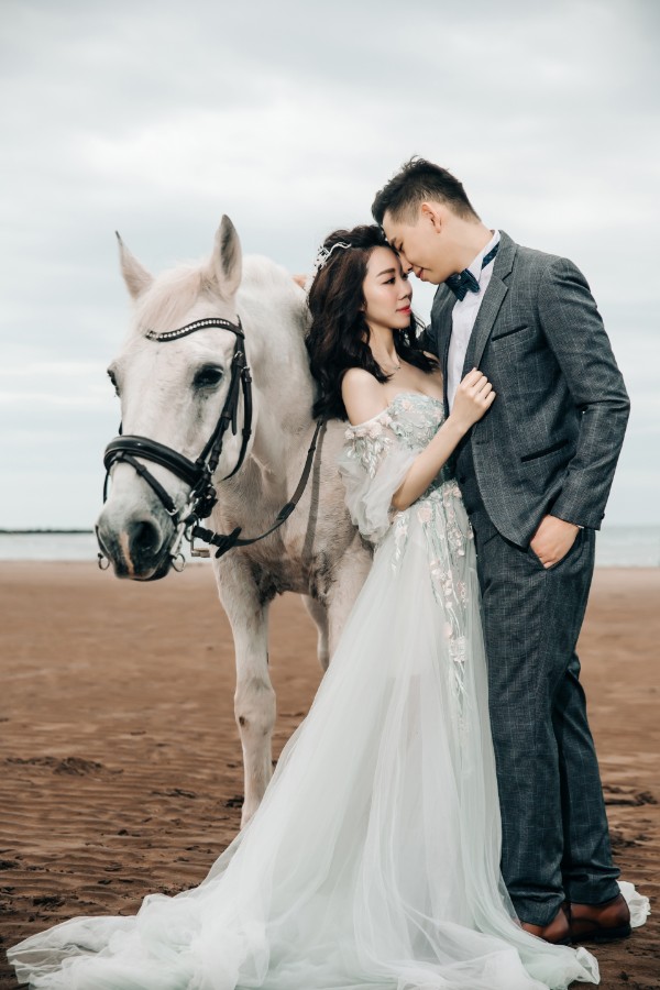 Taiwan Sha Lun Beach Autumn Prewedding Photoshoot by Doukou on OneThreeOneFour 22