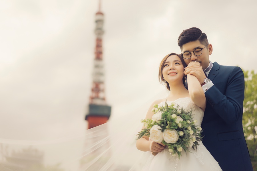 Tokyo Pre-Wedding Photoshoot At Shiba Park And Tokyo Station  by Lenham on OneThreeOneFour 9