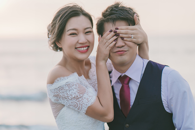 Taiwan Pre-Wedding at Beach During Sunset