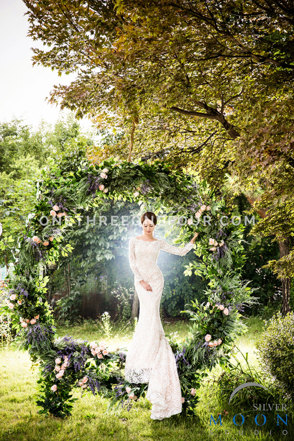 Korean Studio Pre-Wedding Photography: Floral Concept by Silver Moon Studio on OneThreeOneFour 4