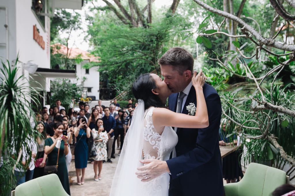 Singapore Wedding Day Photography: Intimate Interracial Wedding At Da Paolo Restaurant And Bar  by Cheng  on OneThreeOneFour 14
