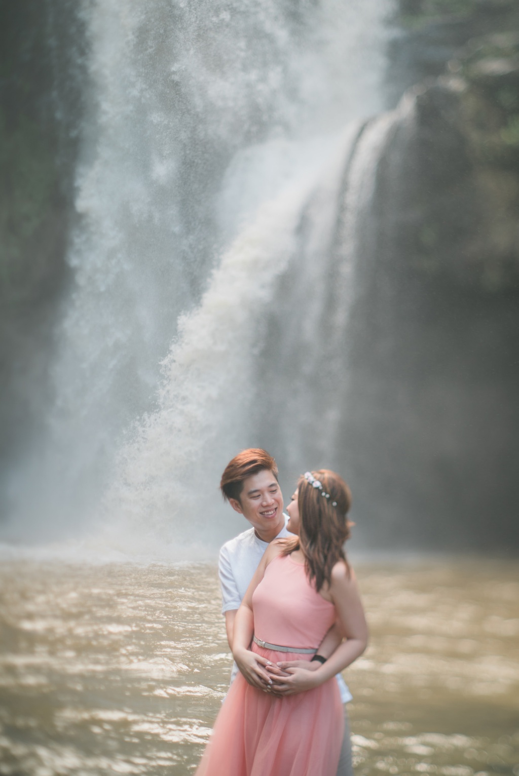 Bali Lembongan Pre Wedding Photoshoot At Waterfall And Devils Tear