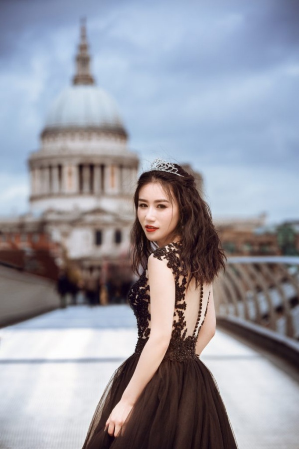 London Pre-Wedding Photoshoot At Big Ben And Westminster Abbey  by Dom on OneThreeOneFour 19