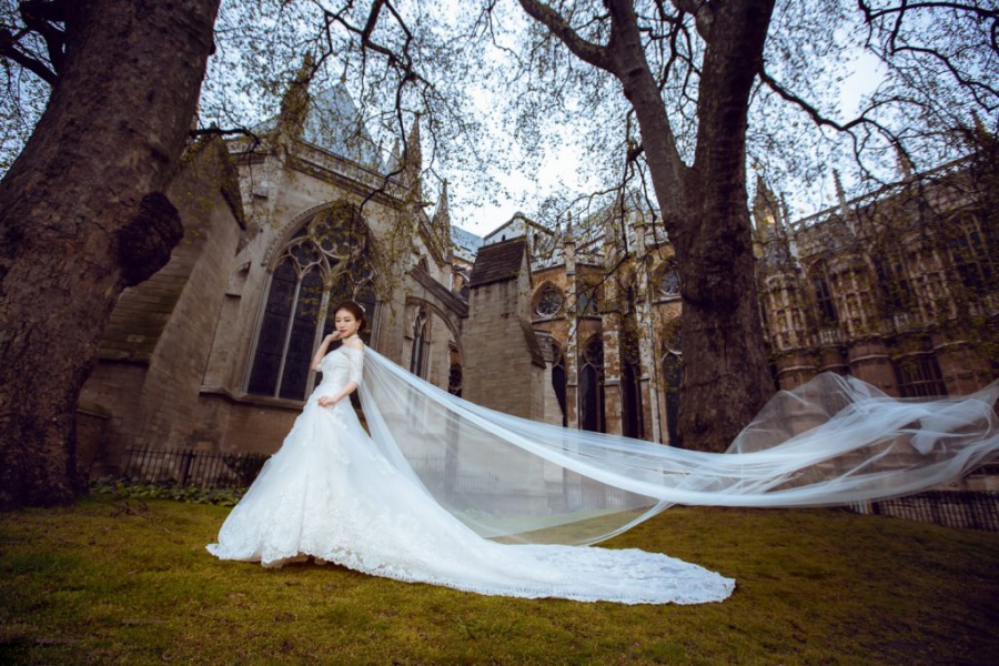 London Pre-Wedding Photoshoot At Big Ben And Westminster Abbey  by Dom on OneThreeOneFour 4