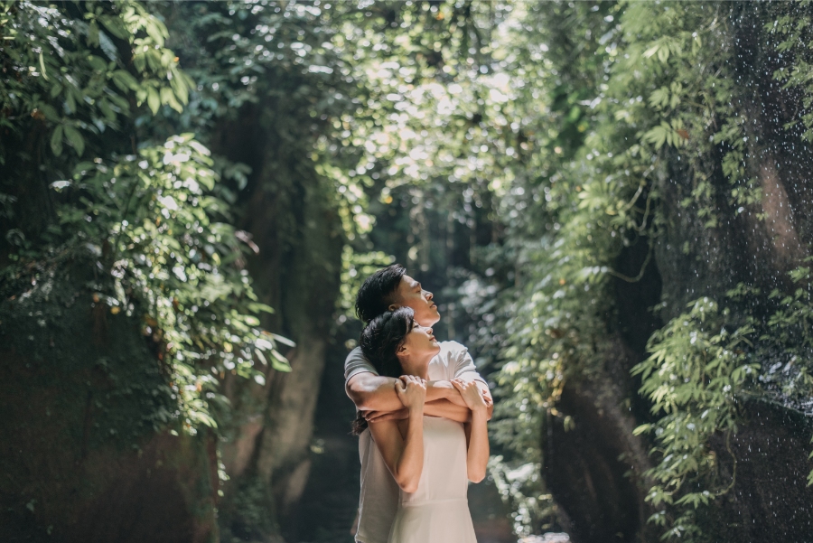 A&W: Bali Full-day Pre-wedding Photoshoot at Cepung Waterfall and Balangan Beach by Agus on OneThreeOneFour 20