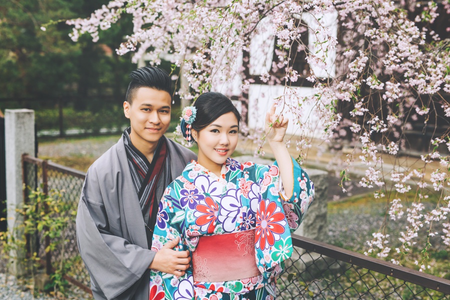 Japan Kyoto Kimono Photoshoot At Gion District During Cherry Blossom Season  by Shu Hao  on OneThreeOneFour 6