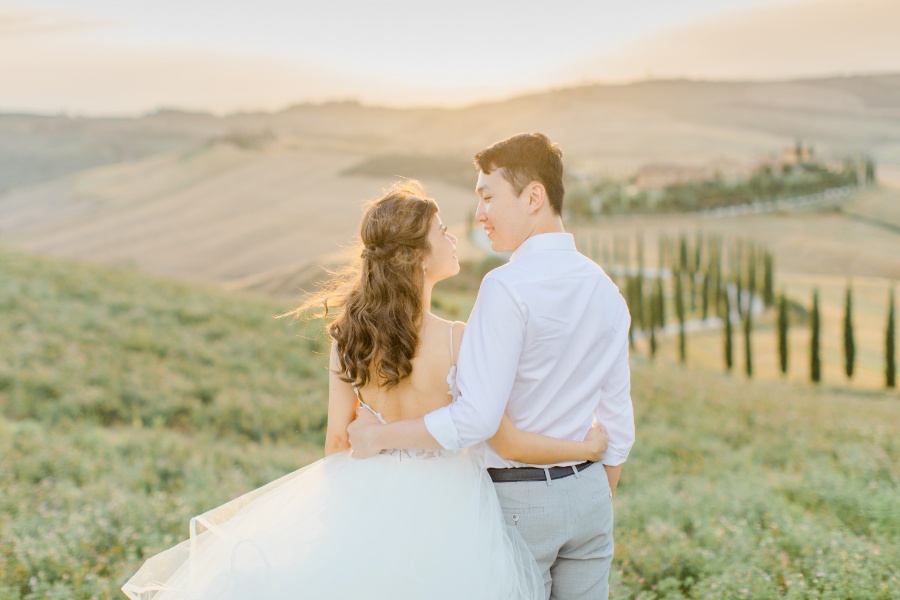 Italy Tuscany Prewedding Photoshoot at San Quirico d'Orcia  by Katie on OneThreeOneFour 25