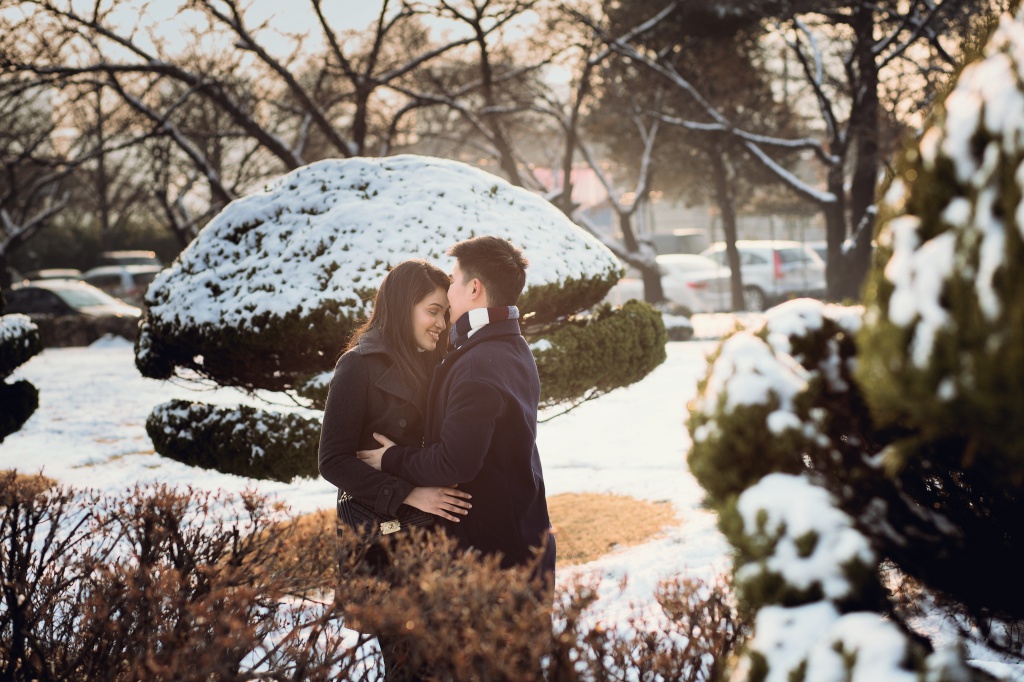Korea Winter Casual Couple Photoshoot At Bukchon Hanok Village  by Junghoon on OneThreeOneFour 6