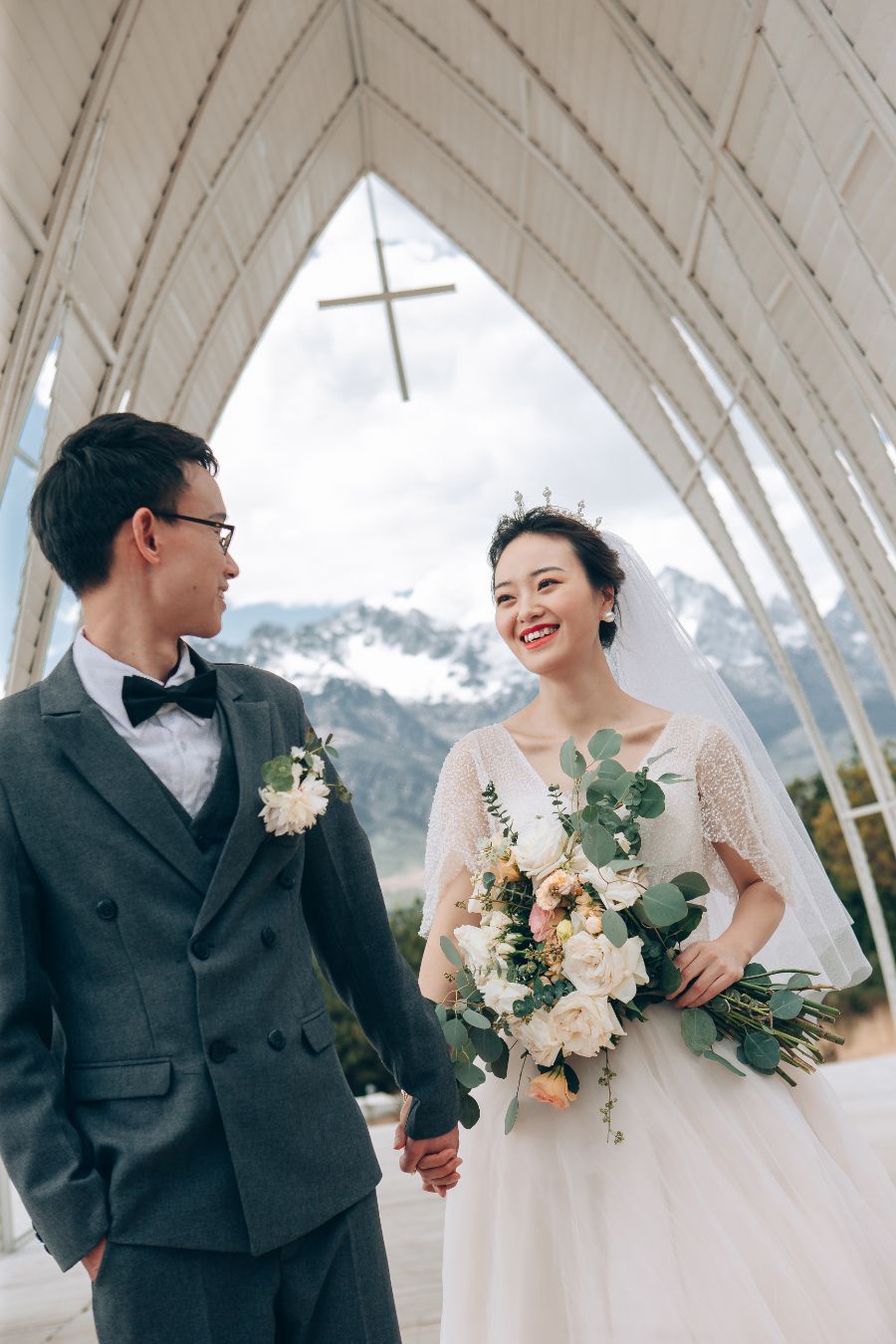Yunnan Outdoor Pre-Wedding Photoshoot At Lijiang by Cao on OneThreeOneFour 6