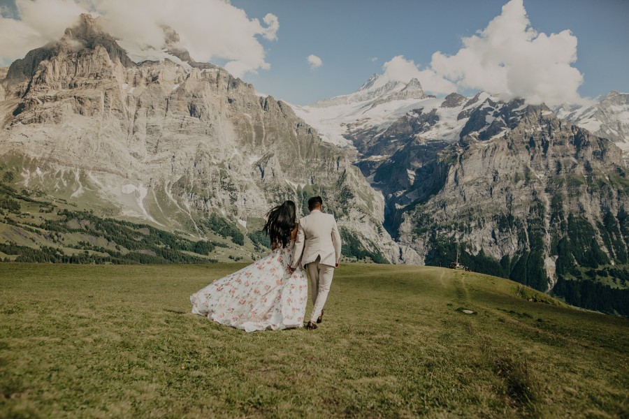 Outdoor Pre-wedding at Grindelwald, Switzerland with Snowy Mountain Peak by Eliano on OneThreeOneFour 0