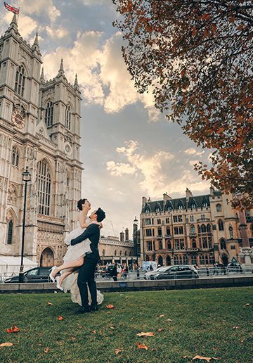 London Pre-Wedding Photoshoot At Big Ben, Millennium Bridge, Tower Bridge, Palace of Westminister and St.Paul Cathedral 