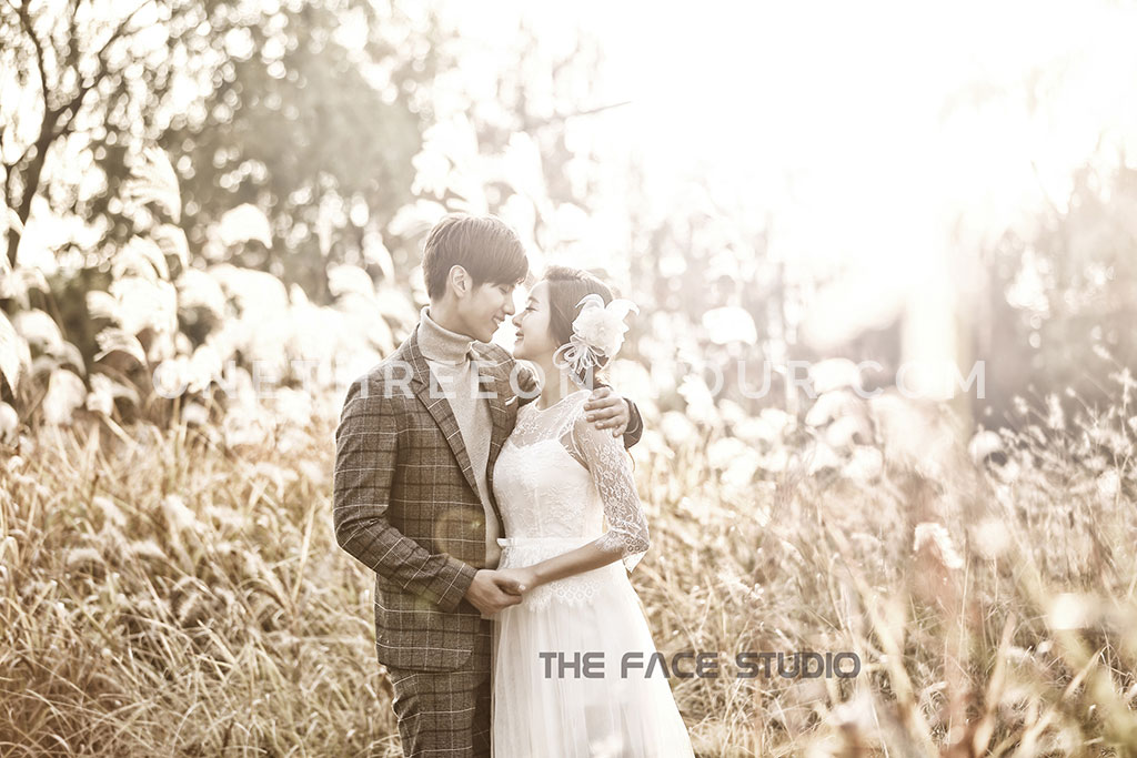 [AUTUMN] Korean Studio Pre-Wedding Photography: Seonyudo Park (선유도 공원)  (Outdoor) by The Face Studio on OneThreeOneFour 14