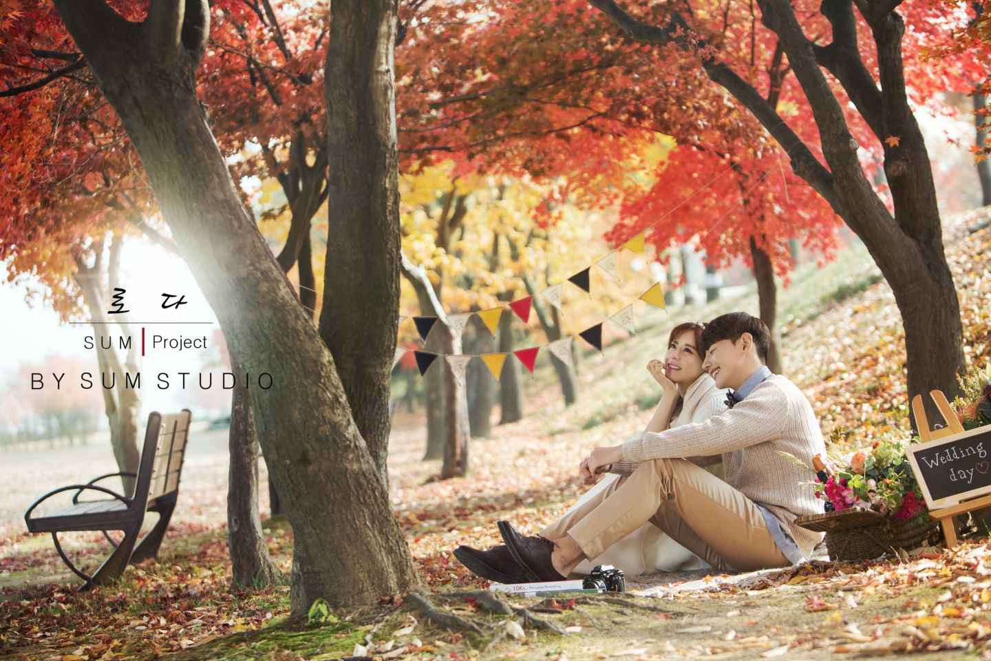 Korea Wedding Outdoor Photography in Autumn with Mapletrees (NEW) by SUM Studio on OneThreeOneFour 16