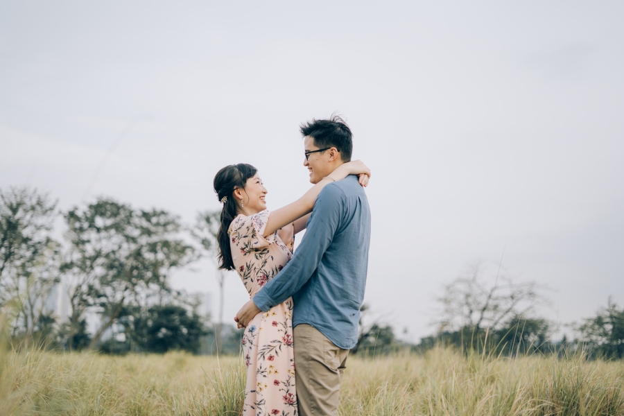 Singapore Casual And Pre-Wedding Photoshoot At Jurong Lake Gardens  by Sheereen on OneThreeOneFour 15