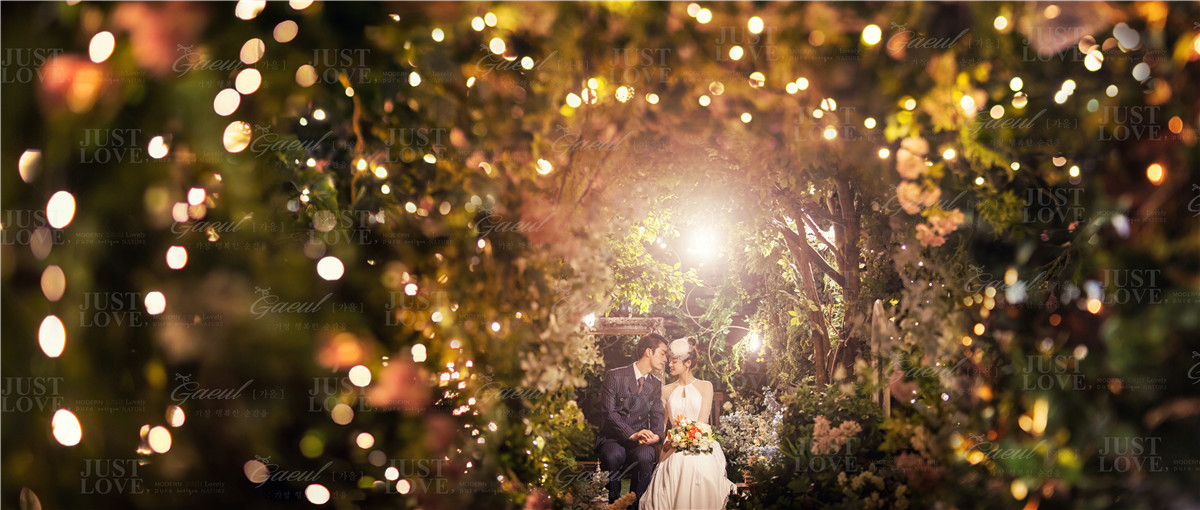 Korean Studio Pre-Wedding Photography: Night Romance by Gaeul Studio on OneThreeOneFour 3