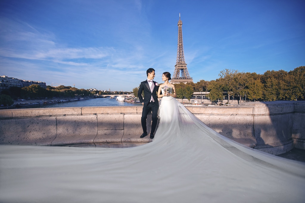 Night Shoot in Paris - Wedding Shoot at Louvre Museum, Bir Hakeim, Eiffel Tower by Yao on OneThreeOneFour 0