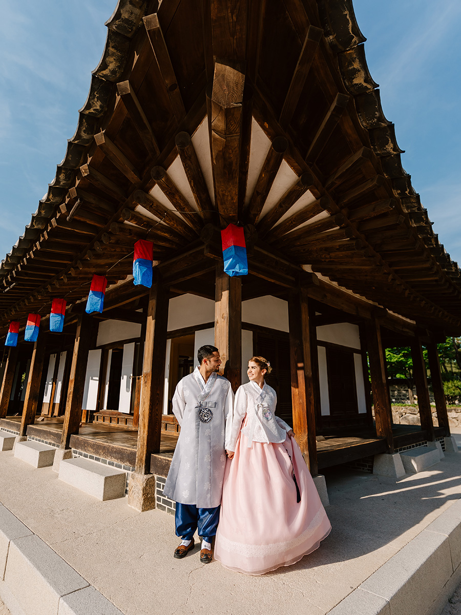 Korean Couple Hanbok Photoshoot for Foreigners by Jungyeol on OneThreeOneFour 10
