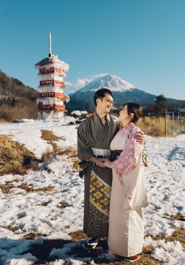 Japan Tokyo Kimono Couple Photoshoot At Mount Fuji 