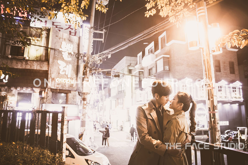 [AUTUMN] Korean Studio Pre-Wedding Photography: Night Streets of Hongdae (홍대) (Outdoor) by The Face Studio on OneThreeOneFour 3