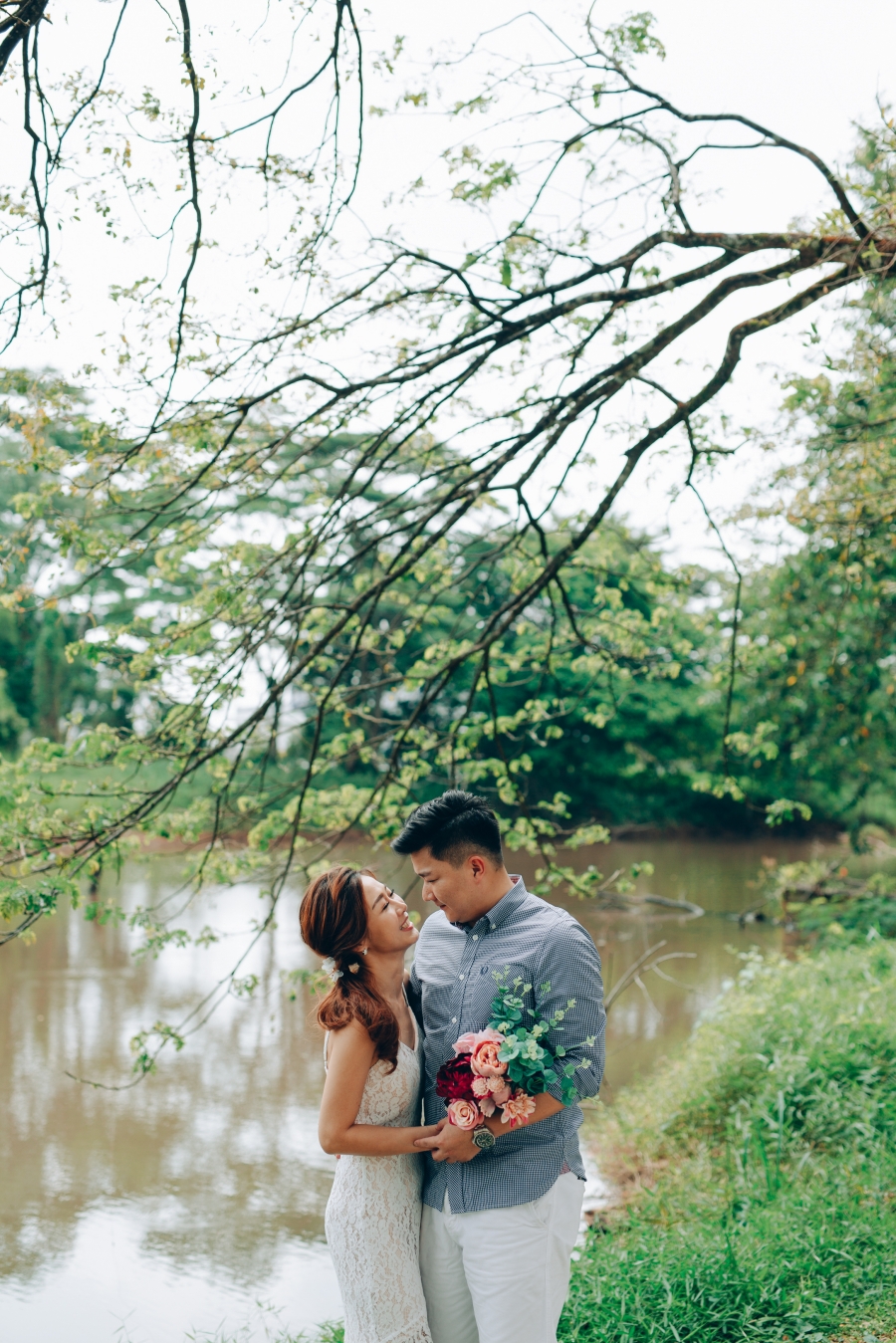 Singapore Pre Wedding Couple Photoshoot At Seletar Colonial Houses by Cheng on OneThreeOneFour 13