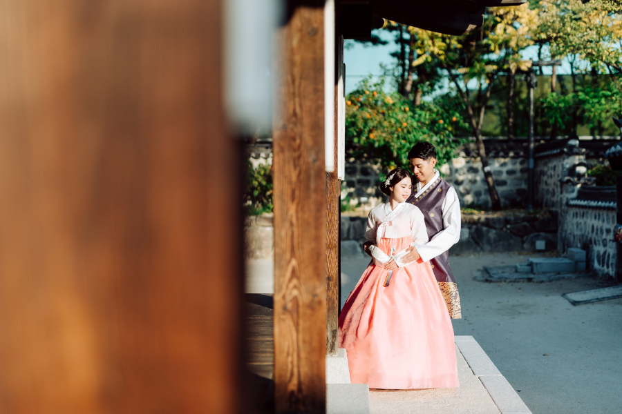 V&E Korea Autumn Pre-Wedding at Seoul Forest Park, Kyung Hee University and Namsangol Hanok Village by Jungyeol on OneThreeOneFour 20