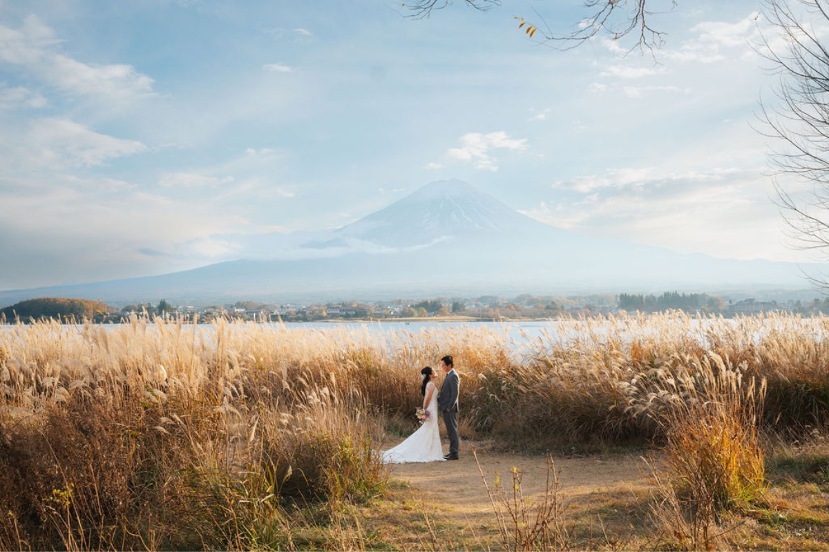 Singaporean Couple's Kimono & Prewedding Photoshoot In Tokyo - Chureito Pagoda, Shiba Park And Lake Kawaguchiko by Cui Cui on OneThreeOneFour 18