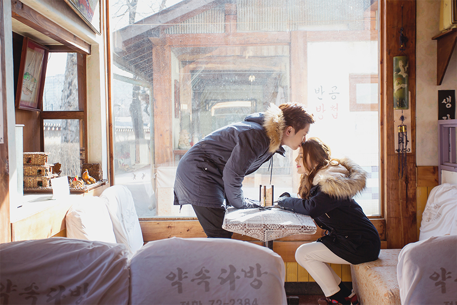 Korea Winter Casual Couple Photoshoot At National Folk Museum  by Junghoon on OneThreeOneFour 12
