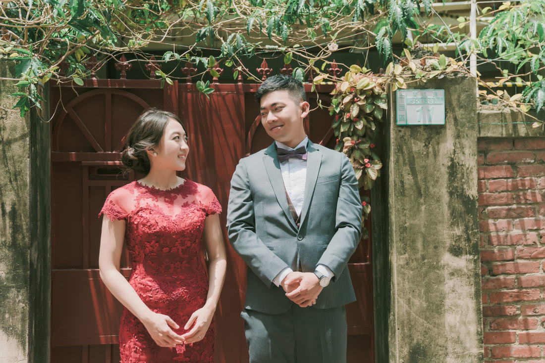 Taiwan Outdoor Pre-Wedding Photoshoot At Traditional Tainan Streets  by Star  on OneThreeOneFour 9