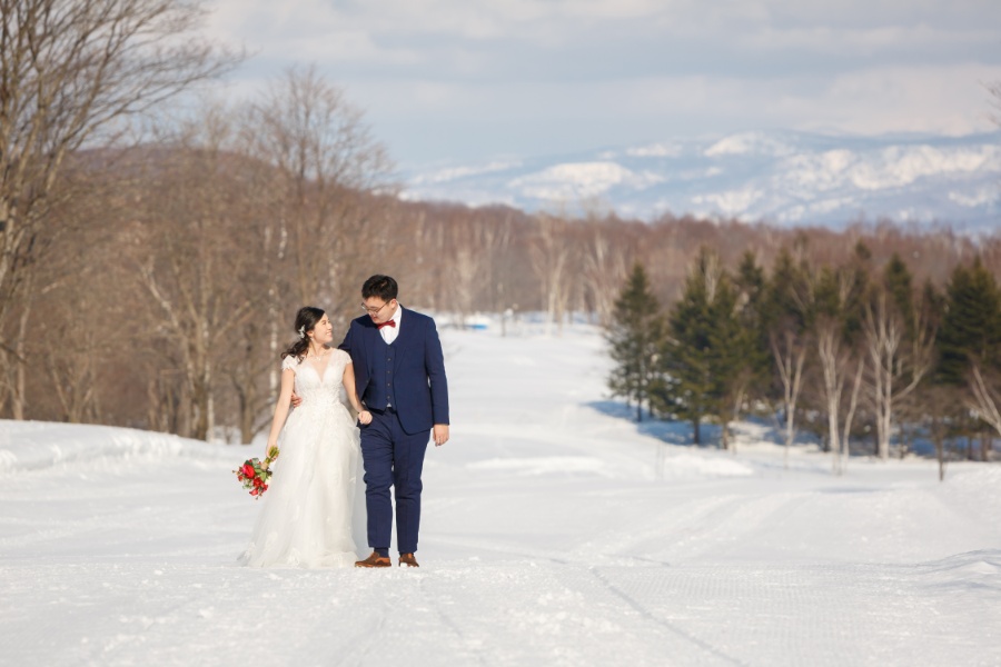 Niseko Hokakido Snow Winter Pre-Wedding Photography by Kuma on OneThreeOneFour 12