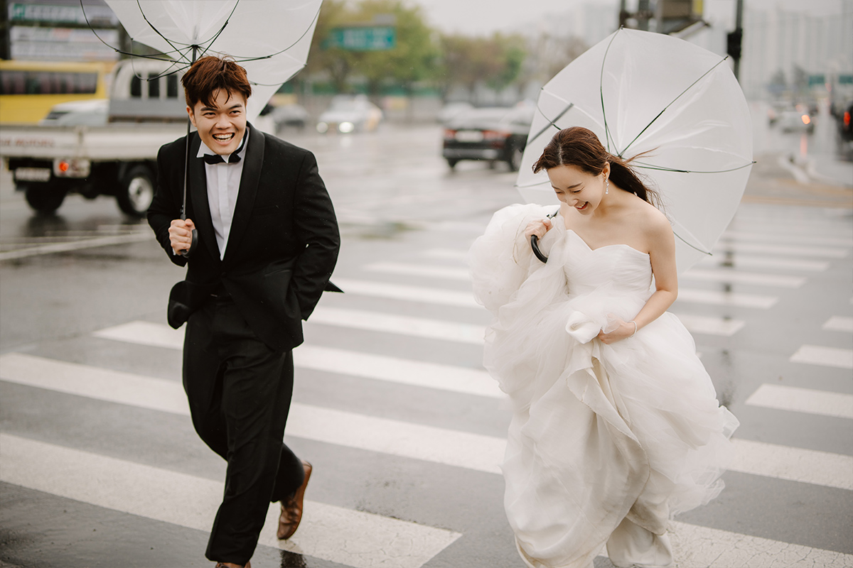 Rainy Romance: Love Blossoms in Seoul: Cally & Shaun's Enchanting Spring Pre-Wedding Shoot by Jungyeol on OneThreeOneFour 5