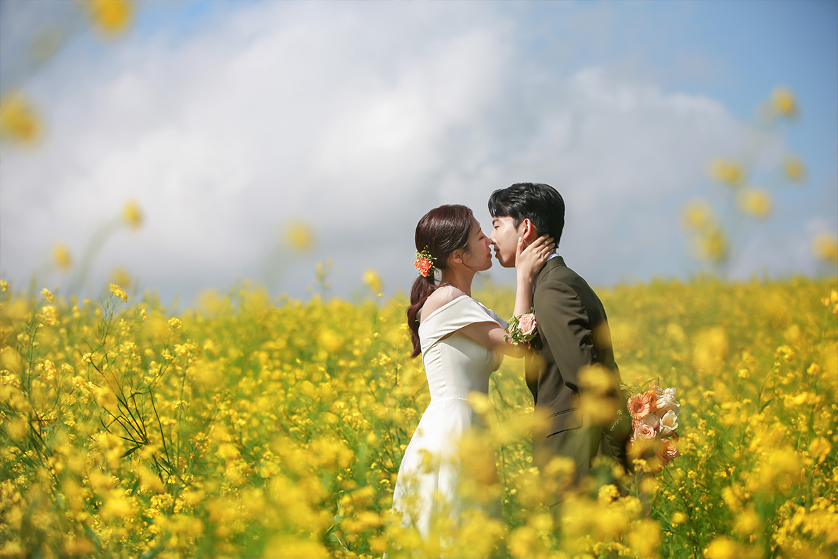 Enchanting Spring Pre-Wedding Photoshoot at Jeju Island by Byunghyun on OneThreeOneFour 6